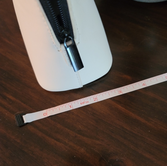 🩷Dolce & Gabbana Beauty Bag🩷 - Picture 9 of 11